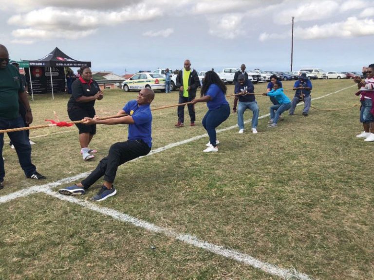 Folweni SAPS members battle it out in the tug of war