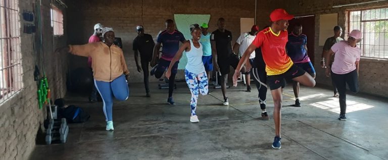 gym members streching